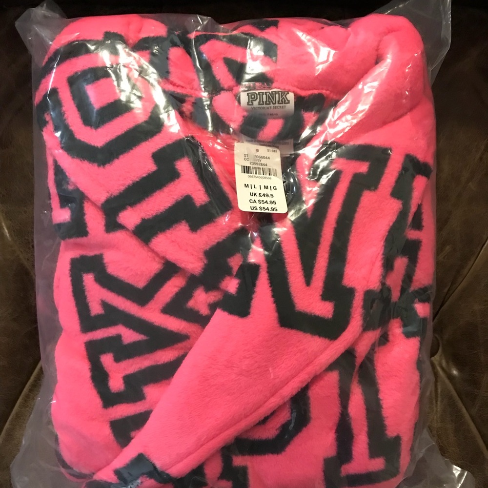 VS PINK Fuzzy Robe